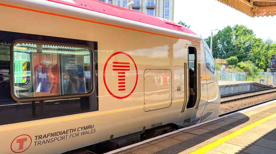 Transport for Wales traina