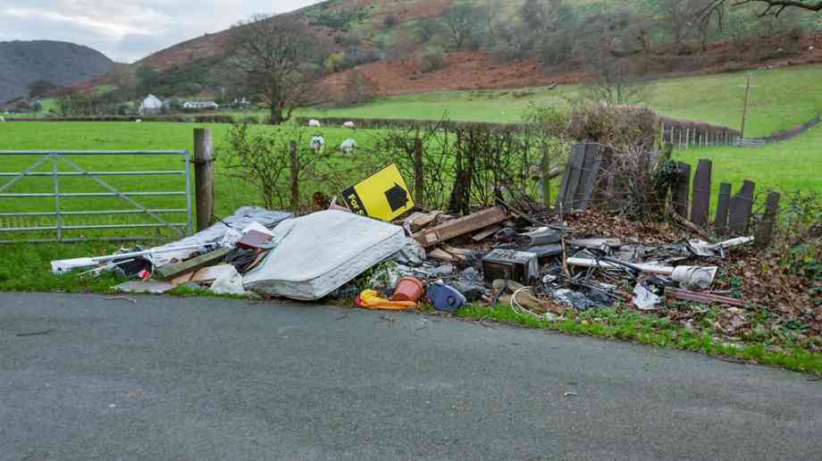 Fly tipping in the countryside Fly tipping in the countryside